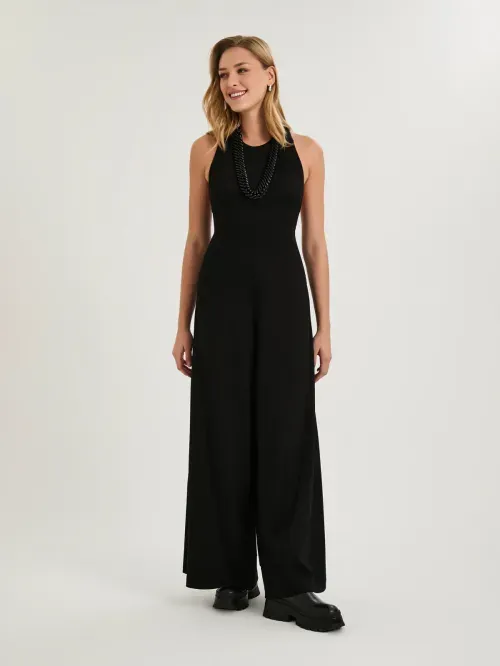 Macacao Pantalona Em Malha Com Recortes