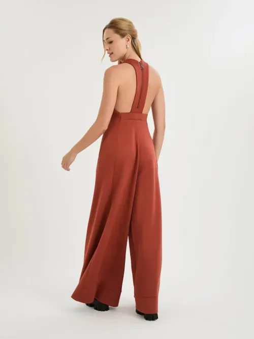 Macacão Pantalona Em Malha Com Recortes