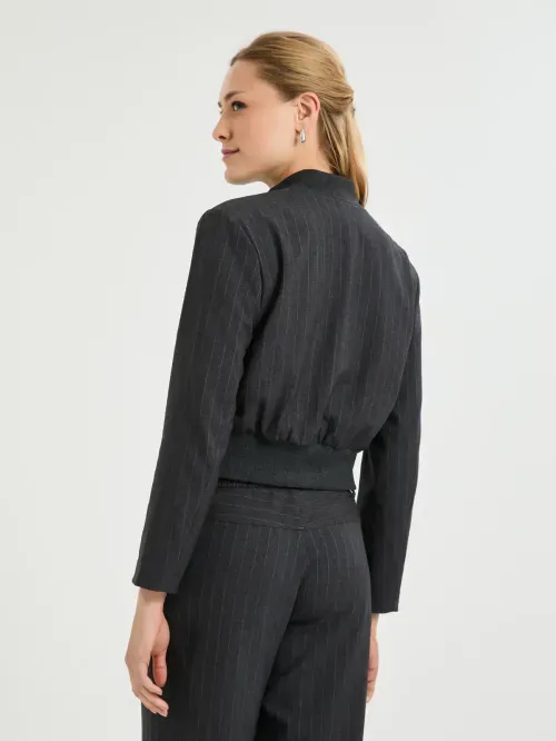 Jaqueta Cropped em Malha Risca De Giz
