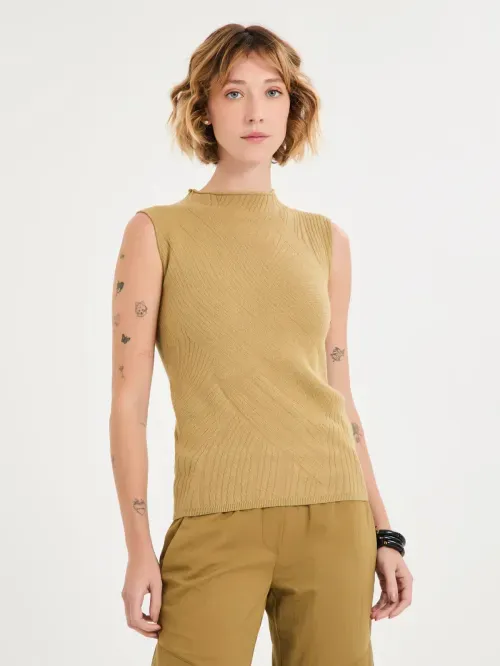 Blusa Em Tricô Texturizado Com Gola