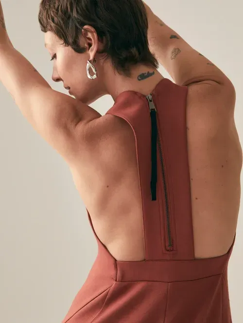 Macacão Pantalona Em Malha Com Recortes