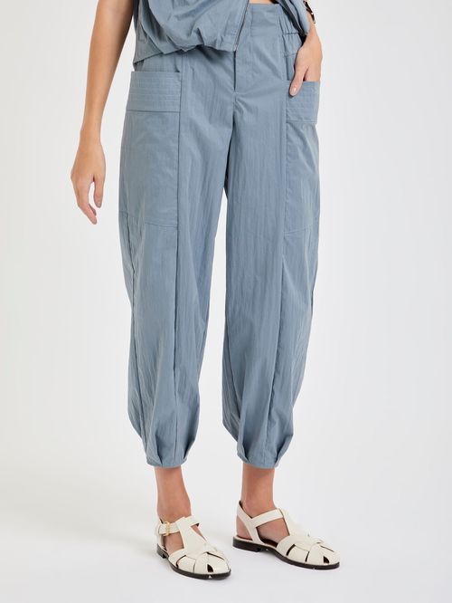 Calça Cenoura Nylon