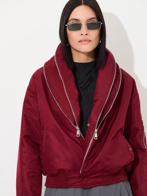 Jaqueta Fem Em Nylon Com Zíper Na Gola