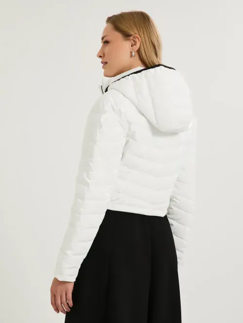 Jaqueta Cropped Em Nylon Com Brilho